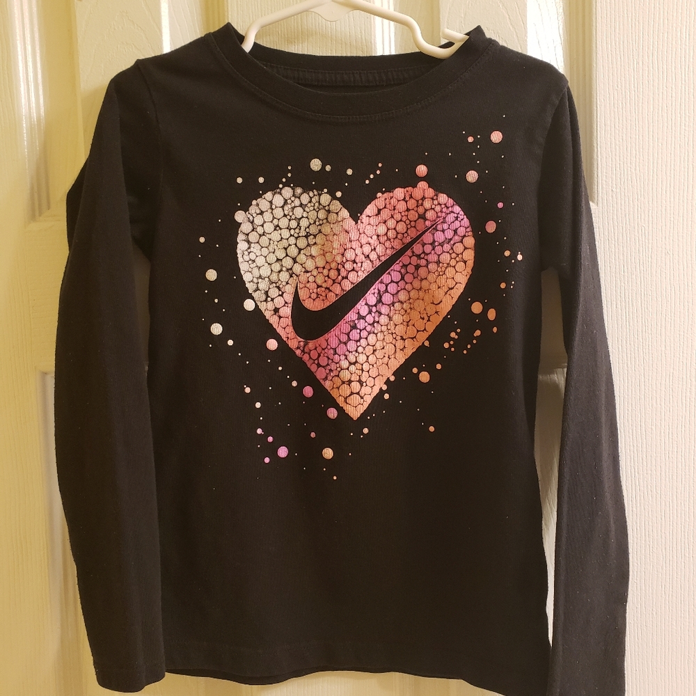 Girls Nike shirt